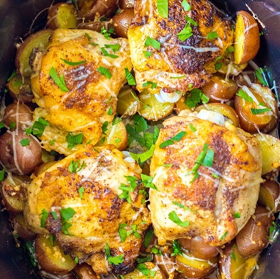 How To Prepare Slow Cooker Parmesan Garlic Chicken and Potatoes